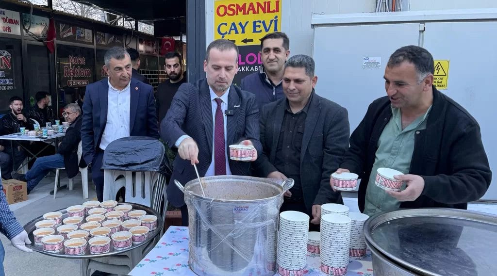 AW420416_01-1024x569