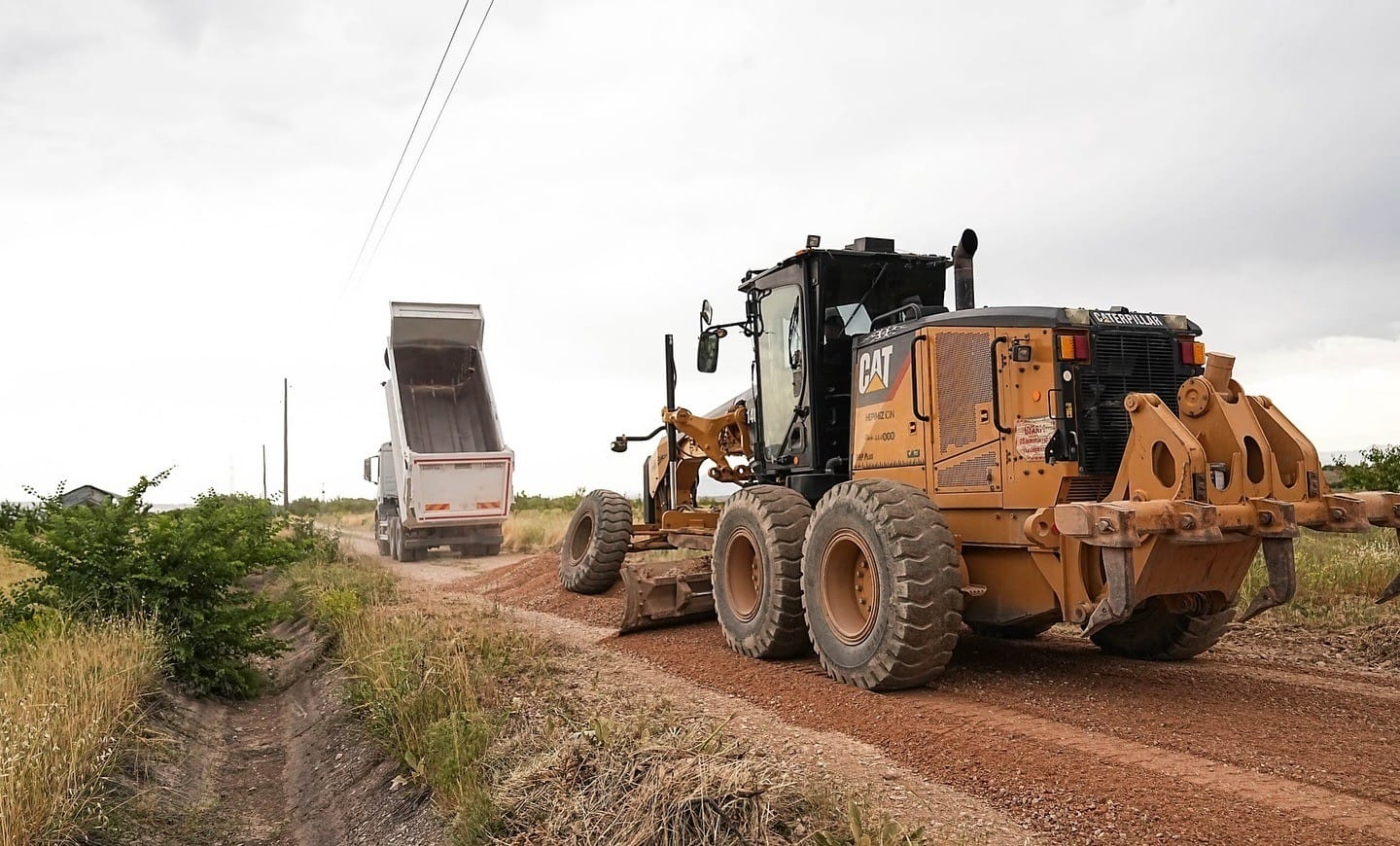 YEŞİLYURT BELEDİYESİ KIRSAL YOLLAR İÇİN SEFERBERLİK BAŞLATTI